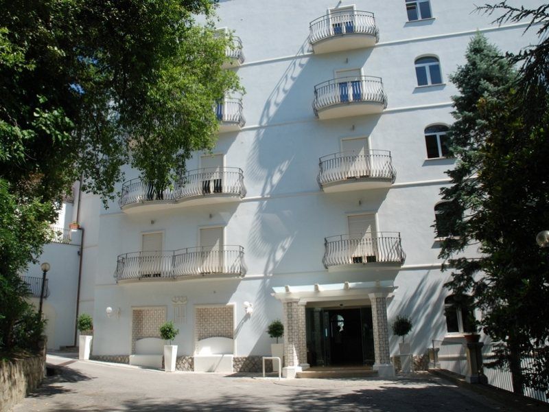 Grand Hotel Hermitage Sant'Agata sui due Golfi Exterior photo